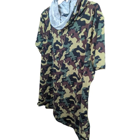 Women's XXL New York & Co Camouflage Blouse w Built-In Face Mask/Turtle Neck Top - Picture 2 of 8